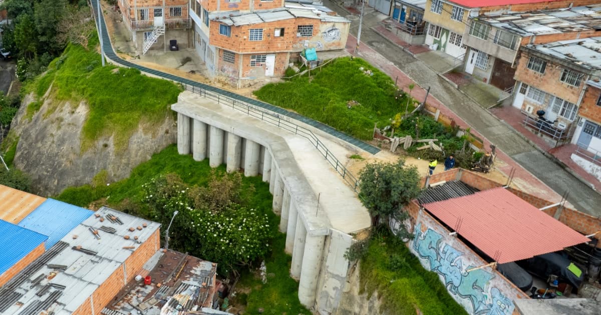 Alcalde Galán entregó obras de mitigación en San Isidro sur de Bogotá