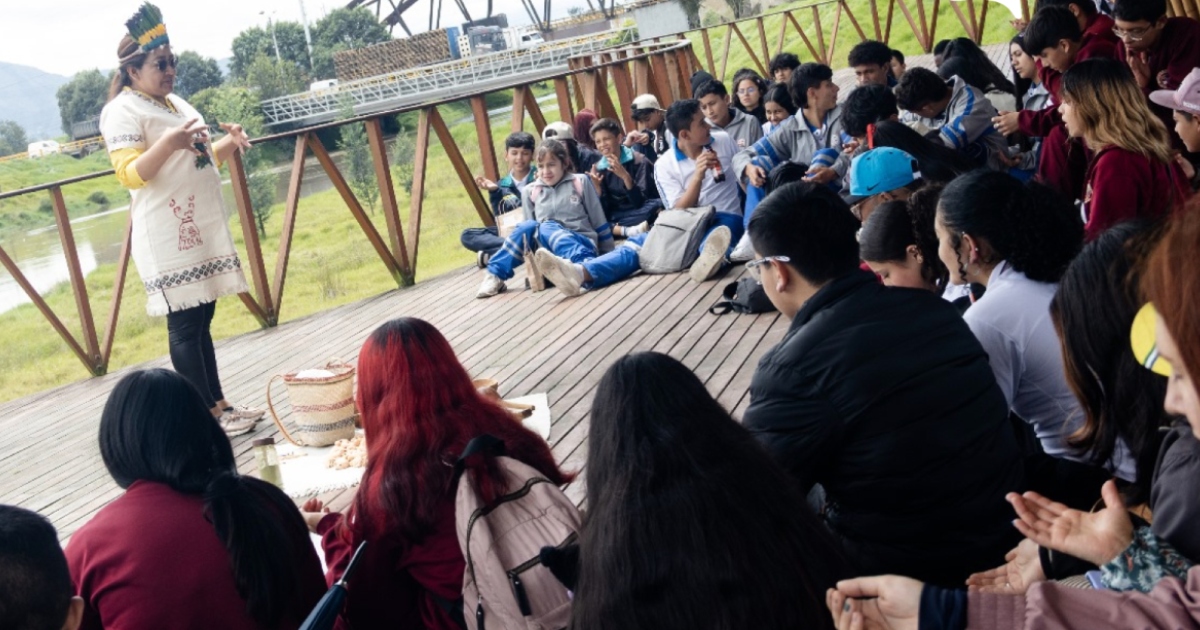 Estudiantes y docentes de colegios sellaron un pacto por el río Bogotá