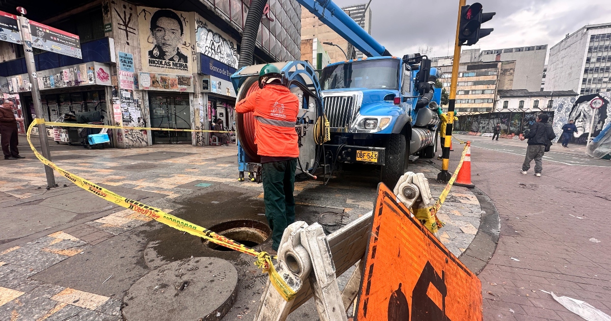Distrito realiza trabajos de limpieza sobre la carrera Séptima Bogotá 