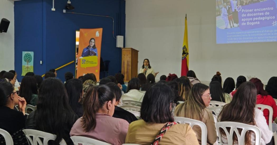 Primer encuentro de docentes de apoyo pedagógico en Bogotá mayo 2025