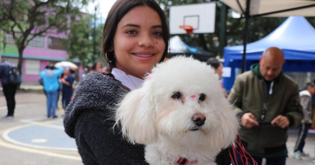 Jornada de vacunación de mascotas y veterinaria parque La Igualdad de Kennedy