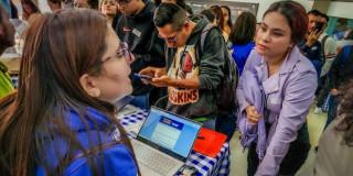 Trabajo en Bogotá asiste a Feria Empleo en Fontibón viernes 7 febrero