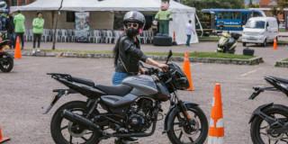 Cursos gratis de conducción en Bogotá participa sábado 8 de marzo 2025